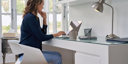 woman blogging for business